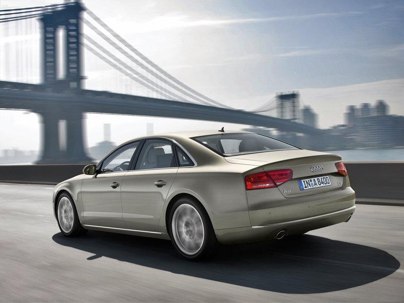 Noul Audi A8 este mai lung decat vechiul model A8 si in acelasi timp audi l8